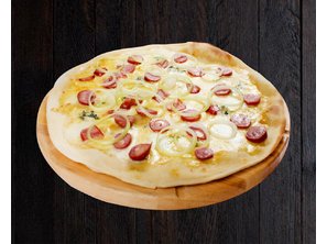 Пицца из 4-х сыров с колбасками